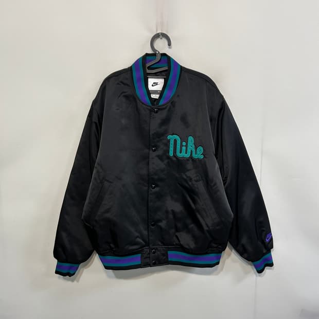 나이키 점퍼 덕아웃 루즈 새틴 재킷 110
