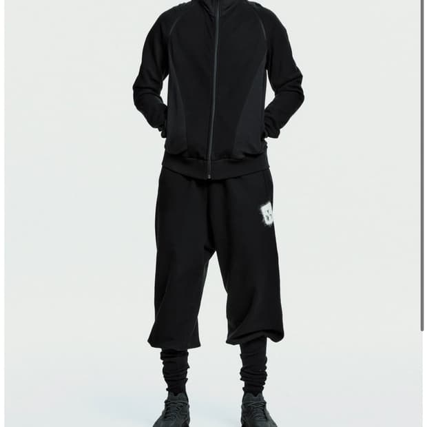 혜인서 splashed zip hoodie 사이즈 구합니다