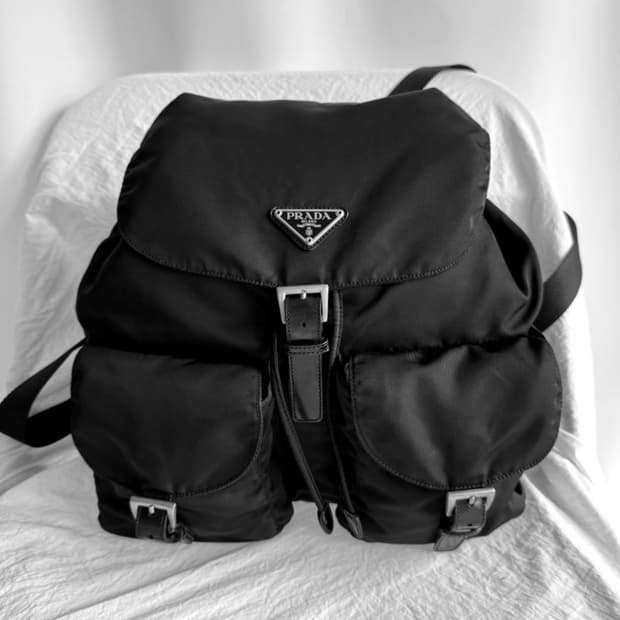 프라다 백팩 미디움