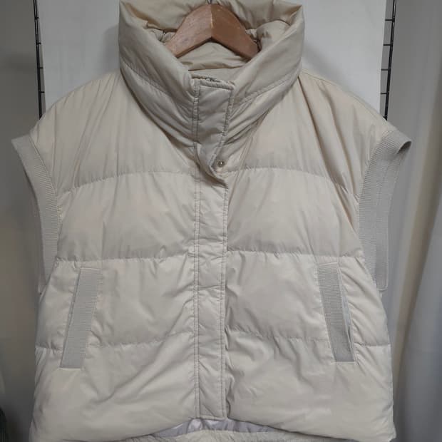 셀럽샵 하이넥 패딩 조끼 88 ✨️정품✨️
