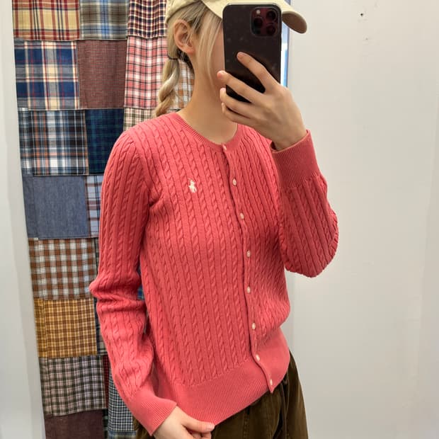 폴로 다홍 꽈배기 니트 카디건