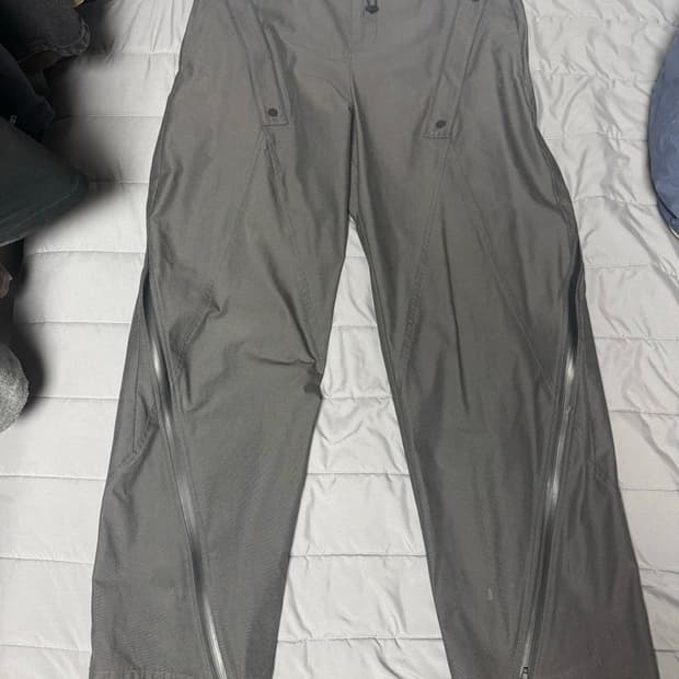 쿠어 유틸리티 지퍼 플랩팬츠 차콜그레이 M