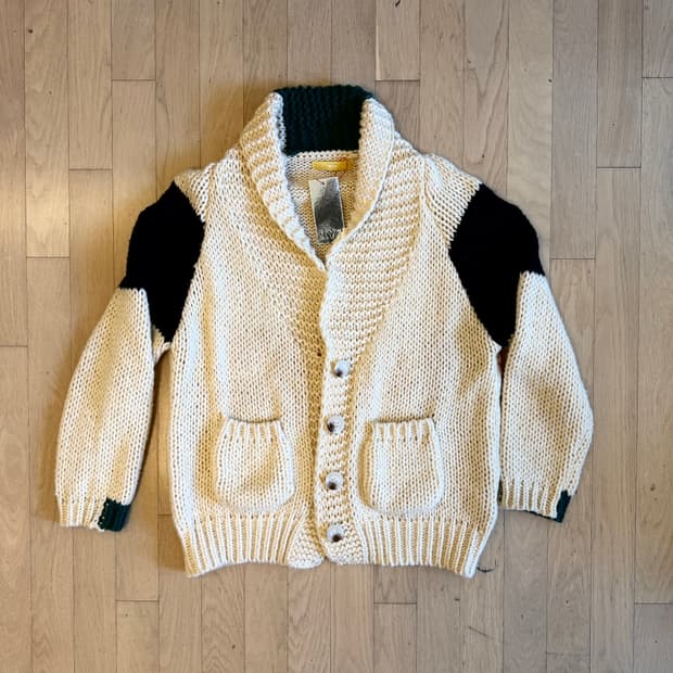 [새제품] KYO 더블 로고 니트 가디건 정가 18만원