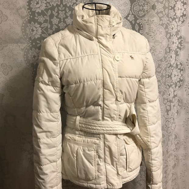 아베크롬비 화이트 퍼프자켓