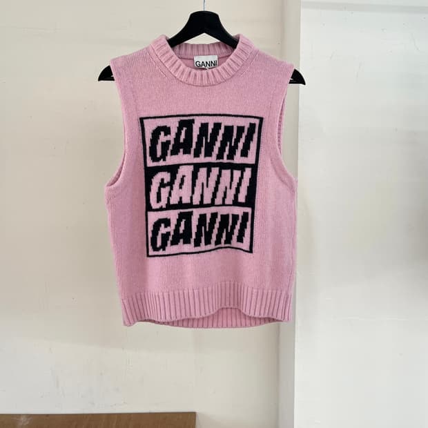 가니 핑크 로고 니트 그래픽 우븐 베스트