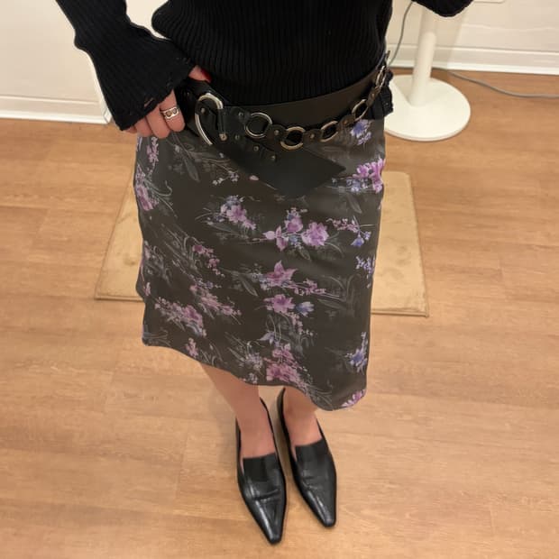 라벤더 플로럴 미디 스커트