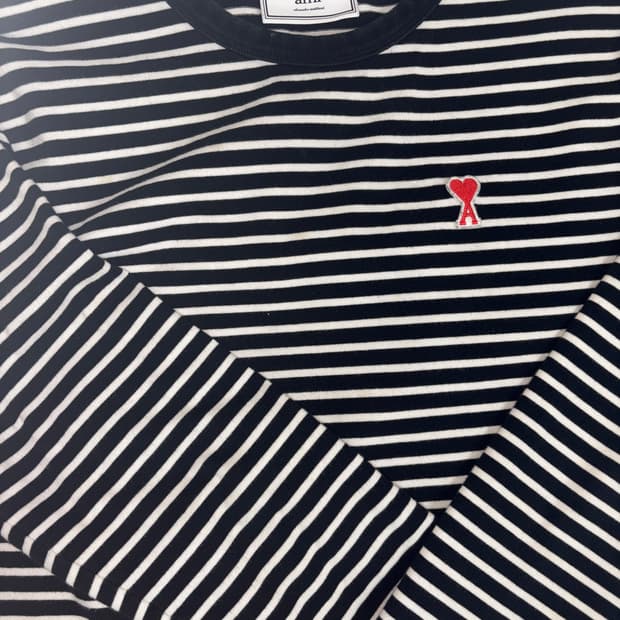 아미 스트라이프 슬리브