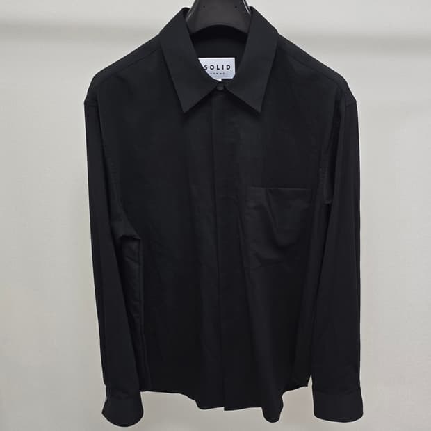 솔리드옴므 백로고 집업 셔츠 48사이즈 100 판매