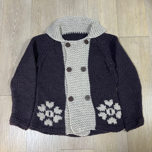 단추 포인트 가디건