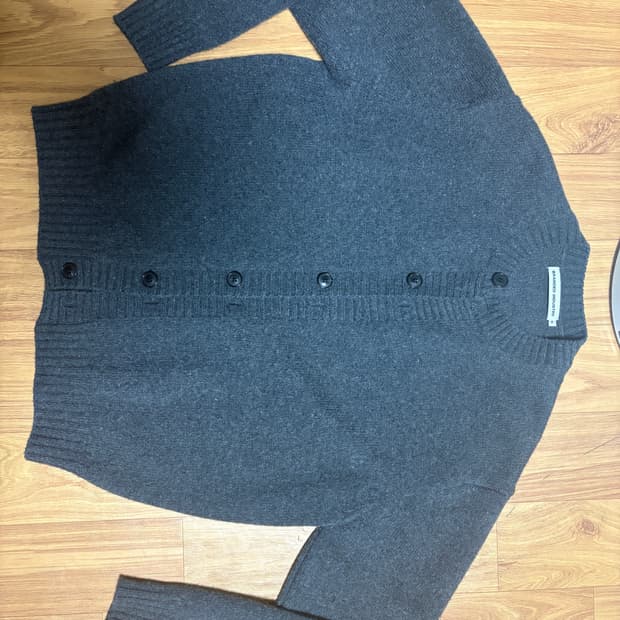 브랜디드 브러시드 알파카 가디건 차콜 M 팝니다