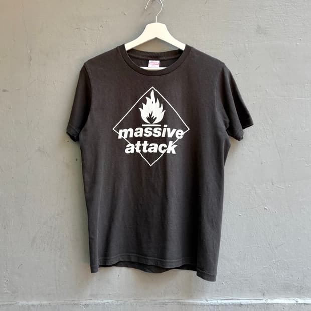 Massive Attack 10's tour tee