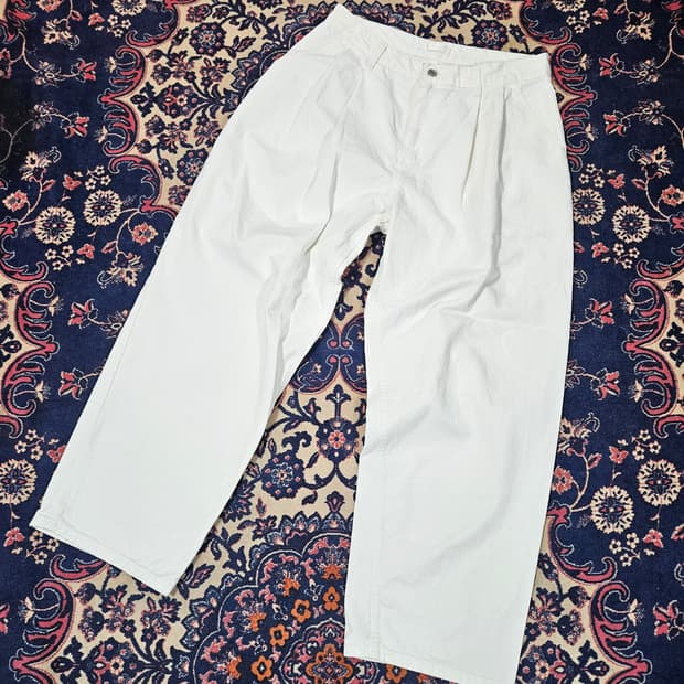 ORDER 투턱 루즈핏 화이트 데님팬츠 32 size