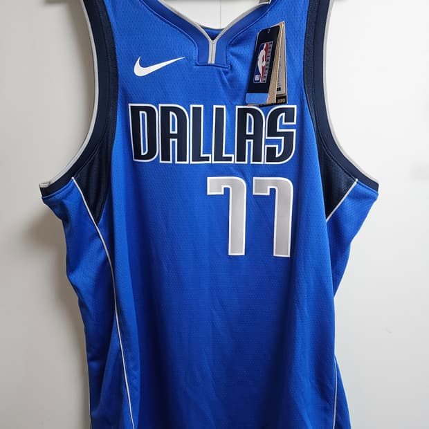 새제품/ 나이키  NBA 스윙맨 댈러스매버릭 루카돈치치 유니폼
