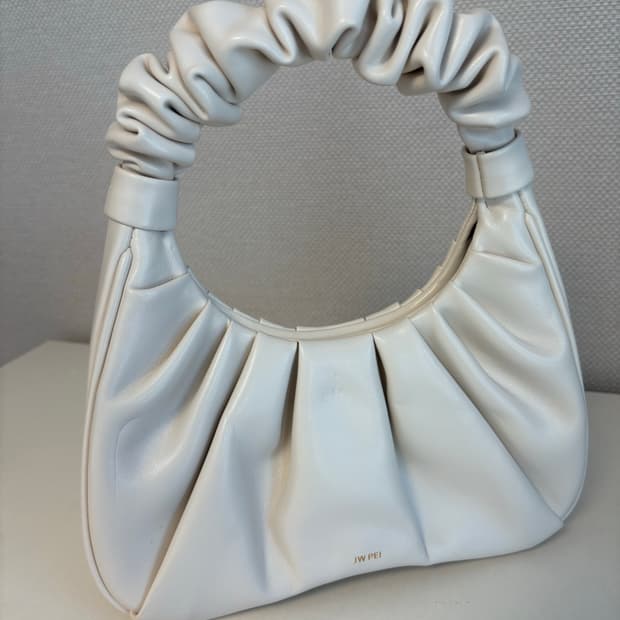 JW PEI 가비백 아이보리 숄더백