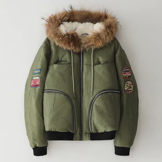 블루썬플라워 라쿤 트리밍 봄버 패딩