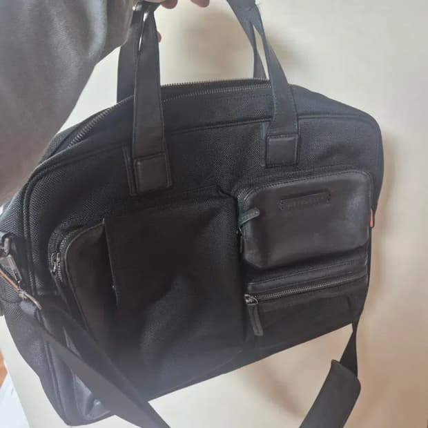메트로시티 서류가방 판매합니다