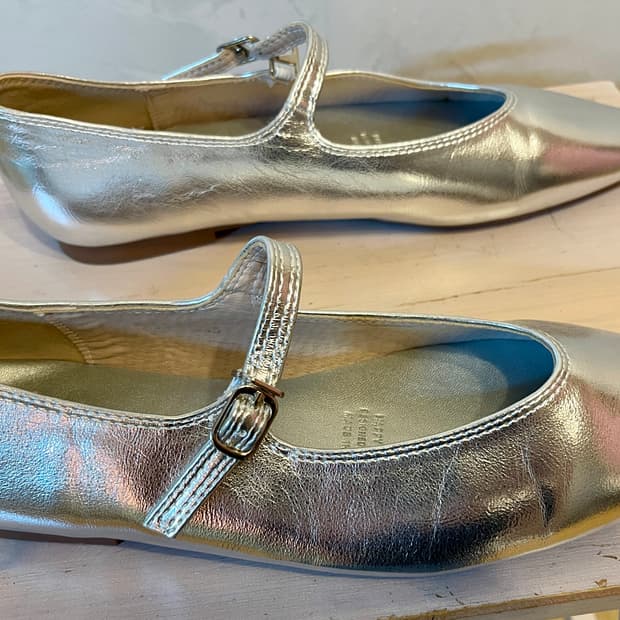 실버 메리제인 플랫 245 사이즈 /실착1회 거의 새 제품