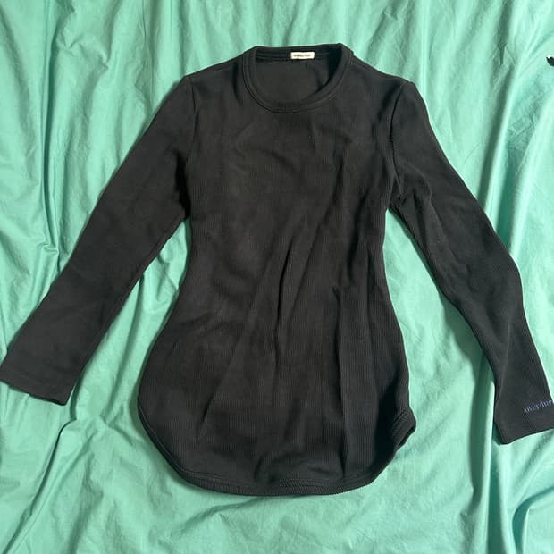 오버듀플레어 뒷트임 니트/짧은 원피스