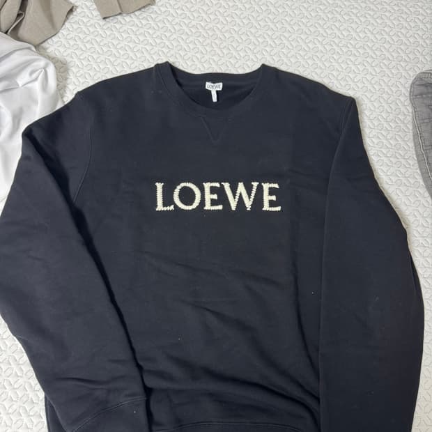 로에베 LOEWE 자수로고 맨투맨