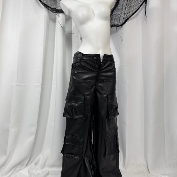 leather pocket pants