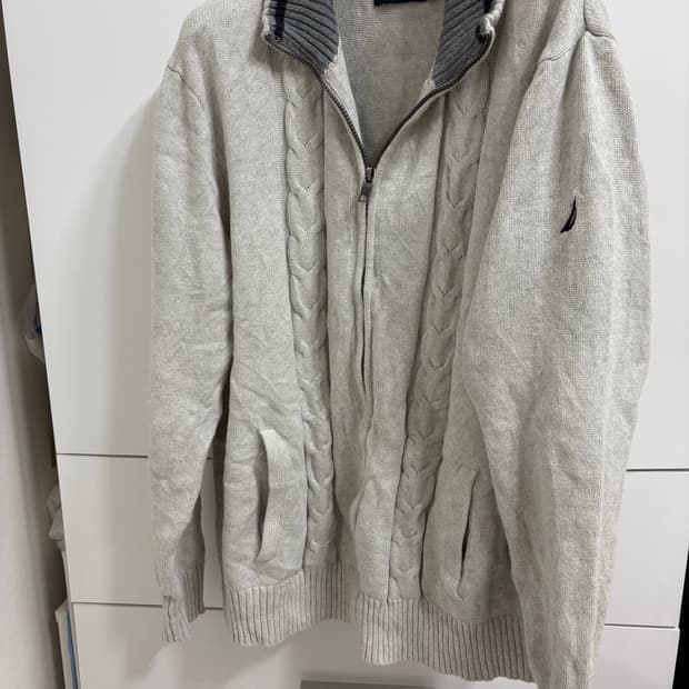 노티카 니트집업