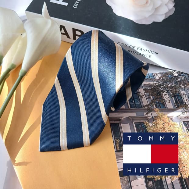 타미 힐피거 실크 네이비 스트라이프 넥타이 8.5cm A등급 E717