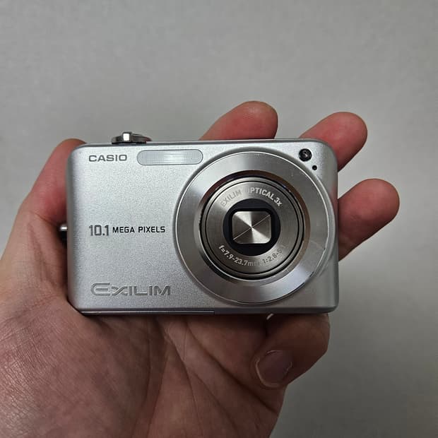 [은채 디카] 카시오 엑슬림 EX-Z1050 디카 르세라핌