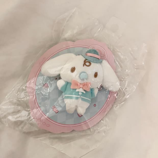 산리오 시나모롤 스위트카페 밀크 마스코트 뱃지