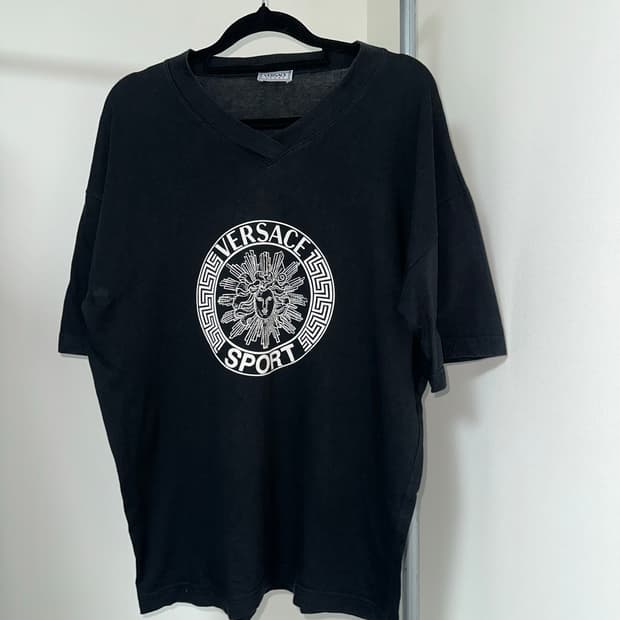베르사체 스포츠 V넥 반팔 티셔츠 [Italy Made]