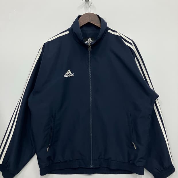 아디다스바람막이