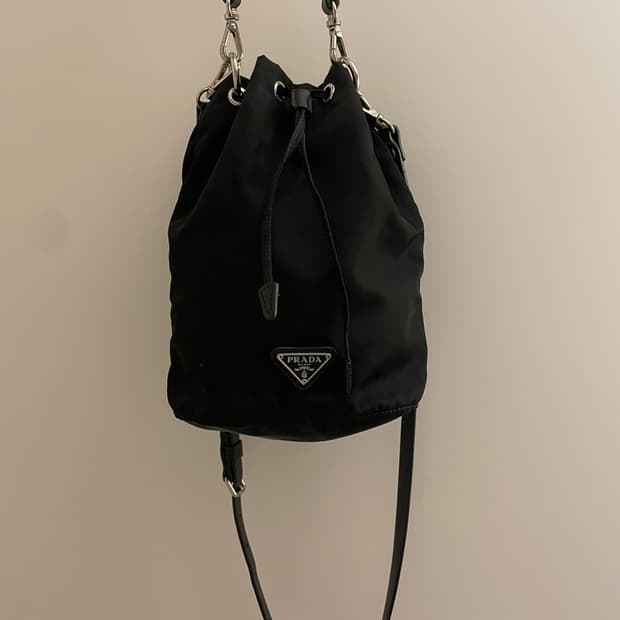 프라다 복조리백