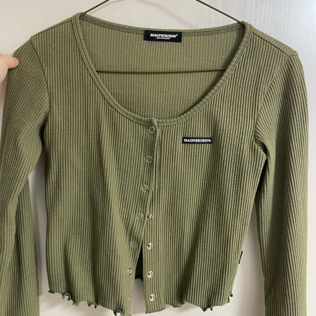 맥파이로빈 Crop Cardigan Khaki