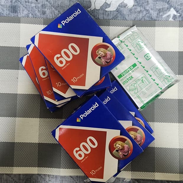 유통기한 지난 폴라로이드 600 필름 8개 일괄판매