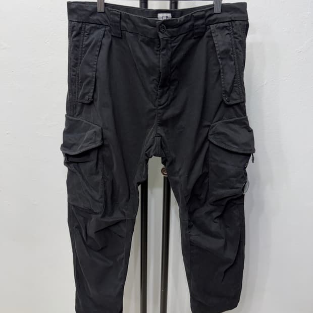 정품) CP컴퍼니 신형 FW 렌즈 블랙 카고 바지 52(38)
