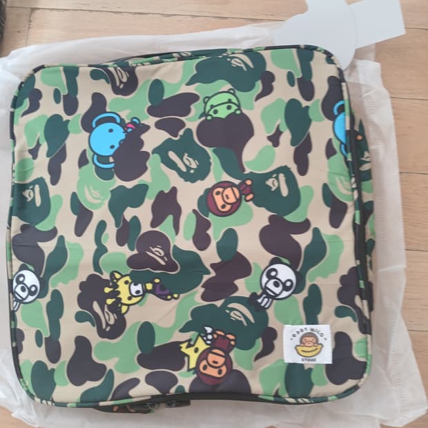 새제품 BAPE 베이프 ABC 마일로 올 프렌즈 카모 어쏠드먼트 케이스 