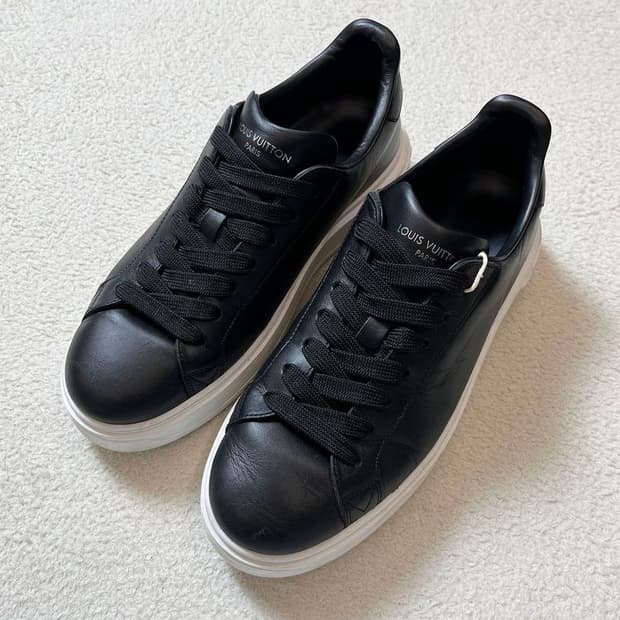 루이비통 송아지 가죽 타임 아웃 스니커즈 A1728