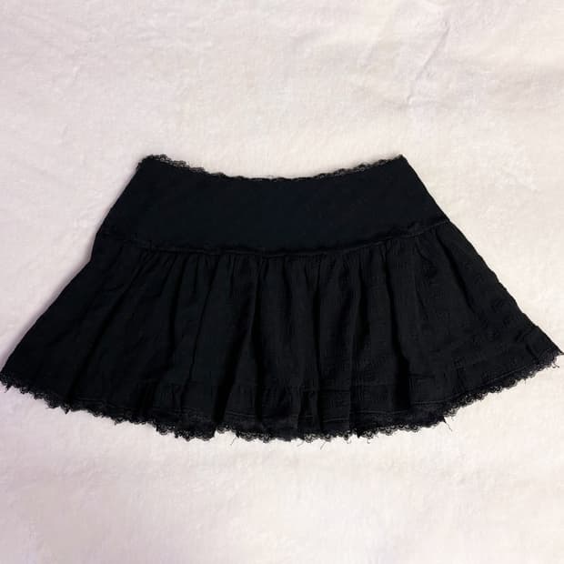 (이체시에눌) 일본 갸루 블랙 레이스 포인트 속바지내장 숏스커트 