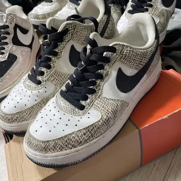 나이키 에어포스 1 뱀피 코즙