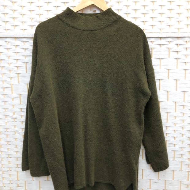 앙고라 카키 니트