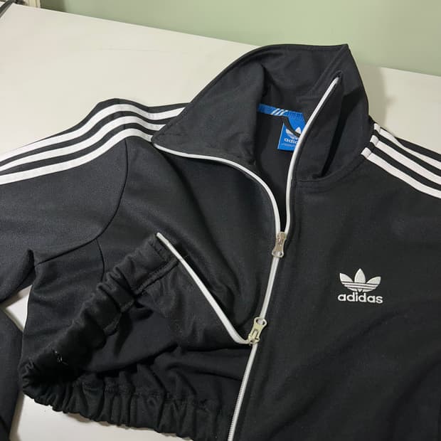 우먼M 아디다스 오리지날 3스트라이프 리폼 크롭트랙탑