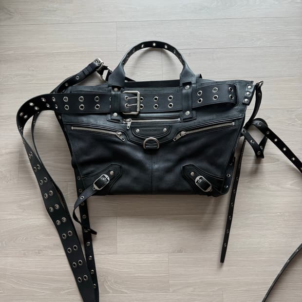 발렌시아가 emo백 라지