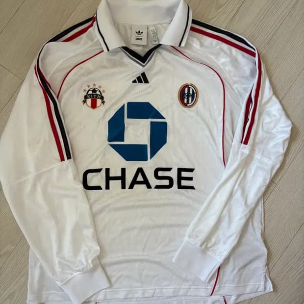 [XL] Kith adidas Football Chase Jersey