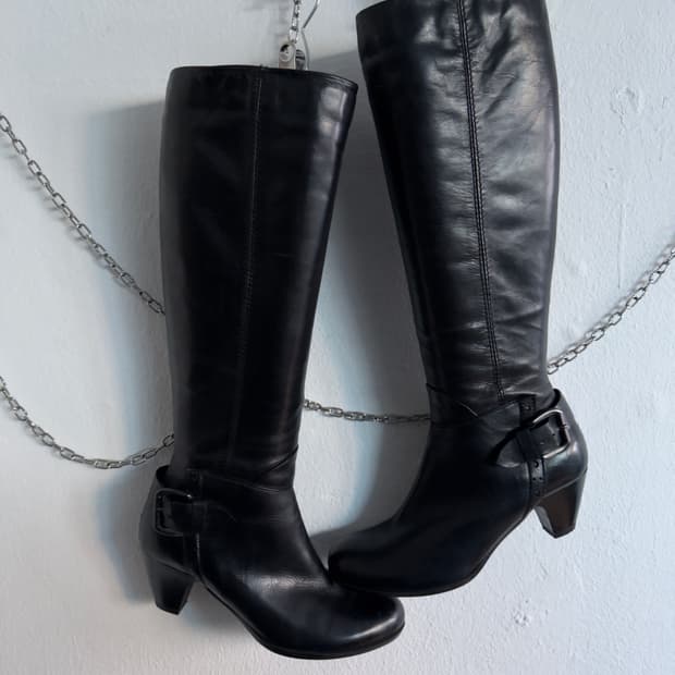 manas italy 슈링크레더 버클 롱부츠