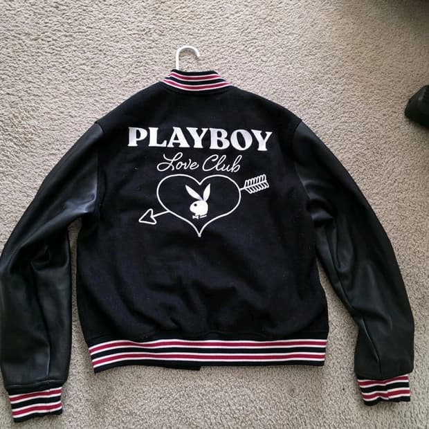 플레이보이 x 팩선 러브 클럽 레터맨 바시티 자켓 블랙