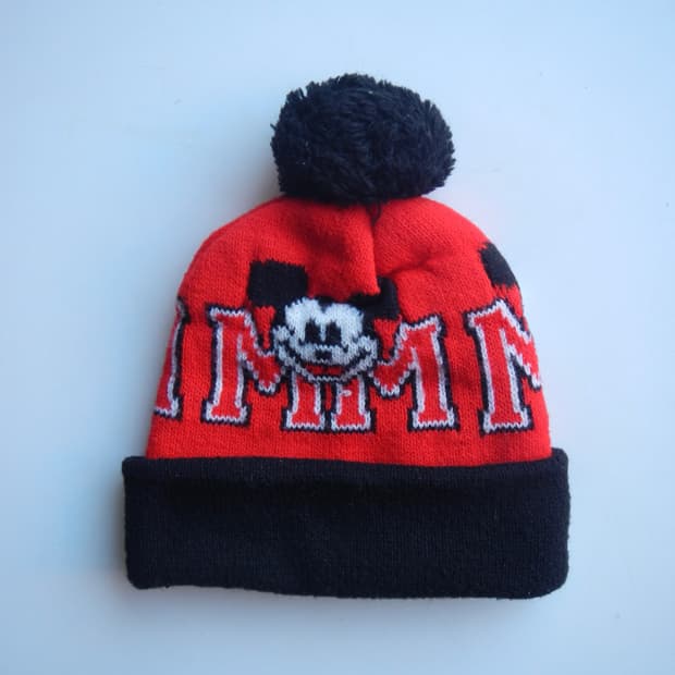 90’s Vintage Micky Mouse Pom-Pom Beanie