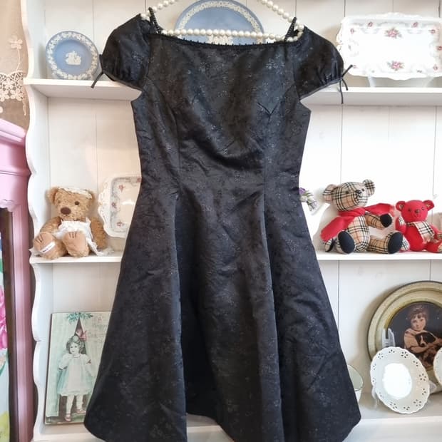 블랙 자가드 리본 원피스