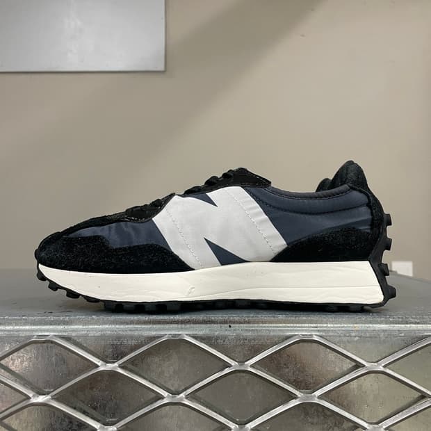 뉴발란스 327 블랙 240
