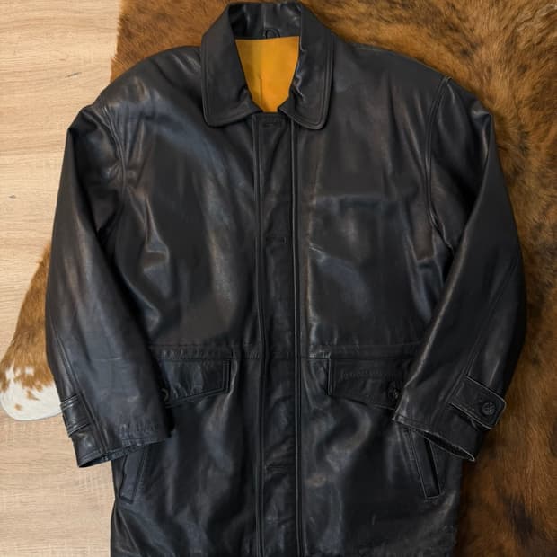 지아니 베르사체 양가죽 카 코트