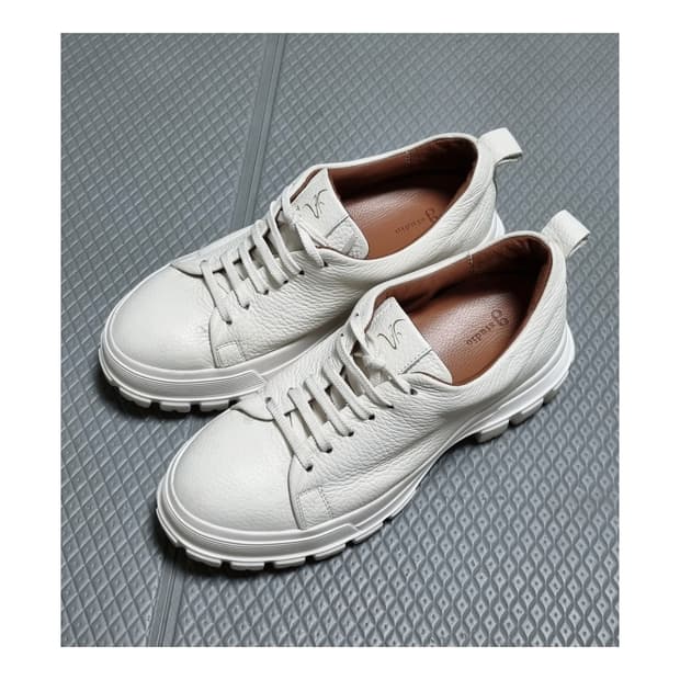 지스튜디오 디어스킨 스니커즈