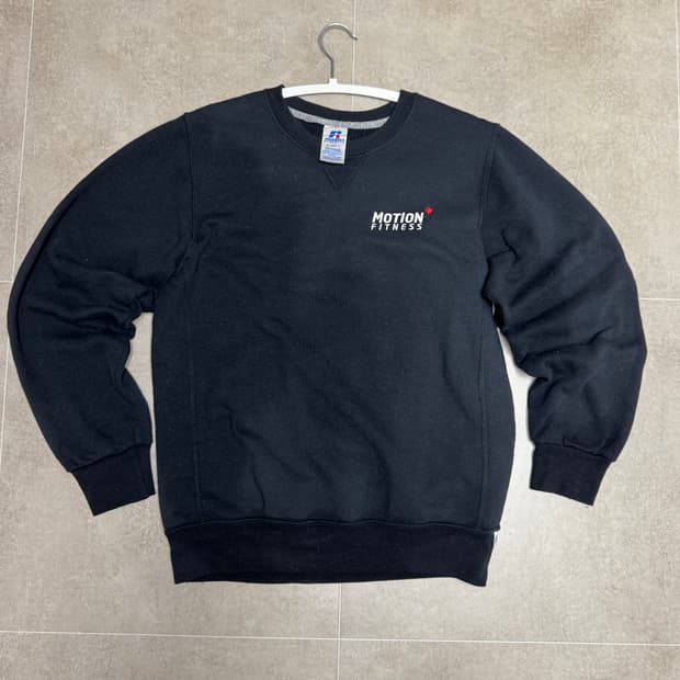 빈티지 러셀 애슬레틱 ‘Motion Fitness’ 자수 맨투맨 블랙